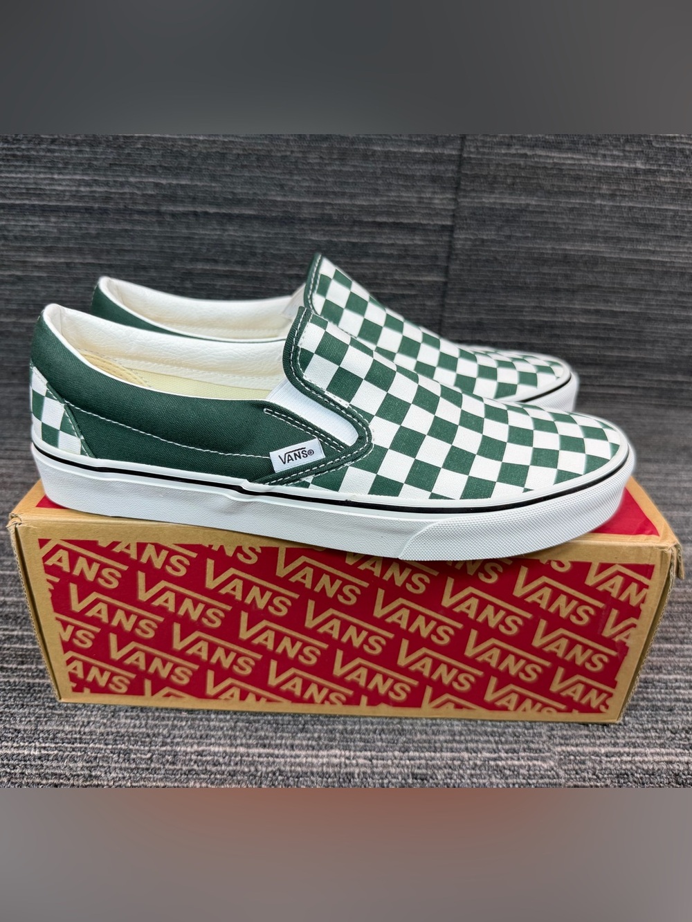 Vans Classic Slip-On Color Theory Checkerboard Green/White Men’s 9 Women’s 10.5
